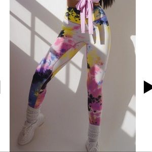Balance athletica thunderstorm tie dye cloud leggings